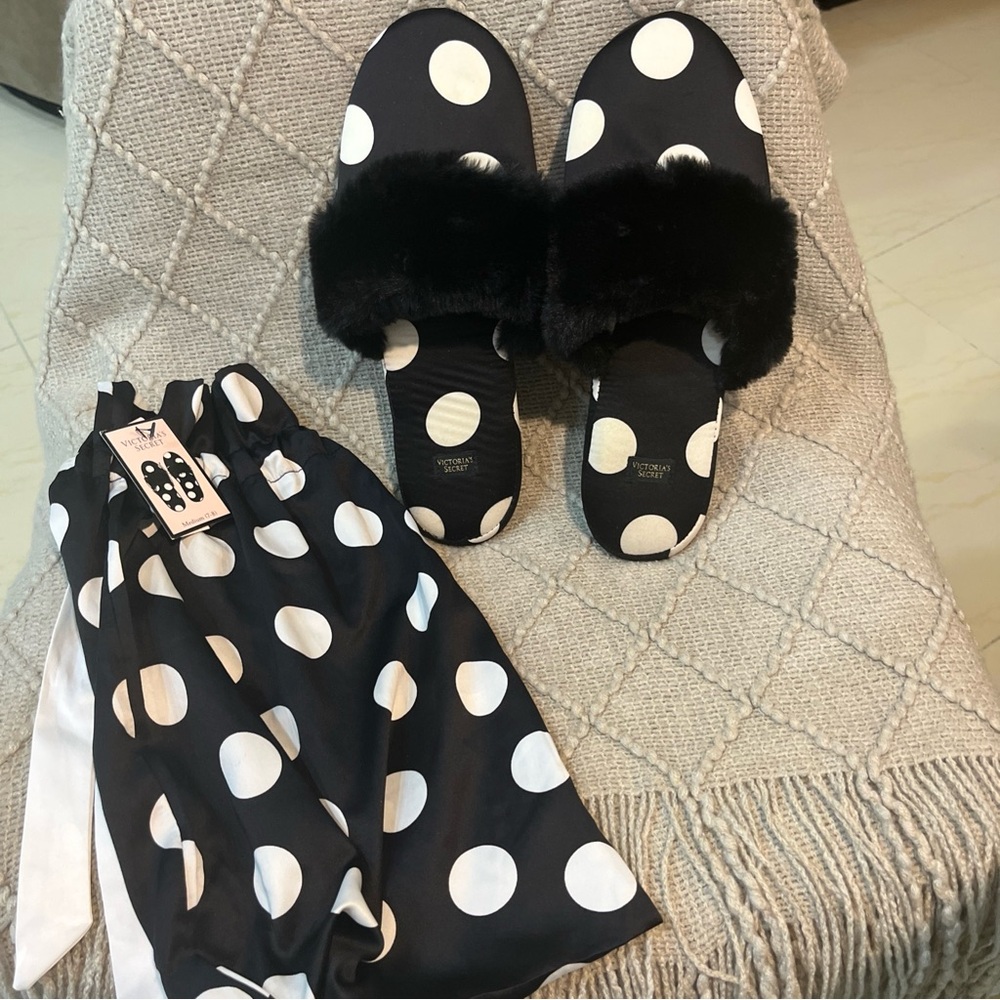 Victoria's Secret Black‎ and White Polka Dot Slippers with Fur